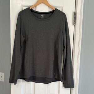 Danskin NOW Charcoal Gray Long Sleeve Athletic Top